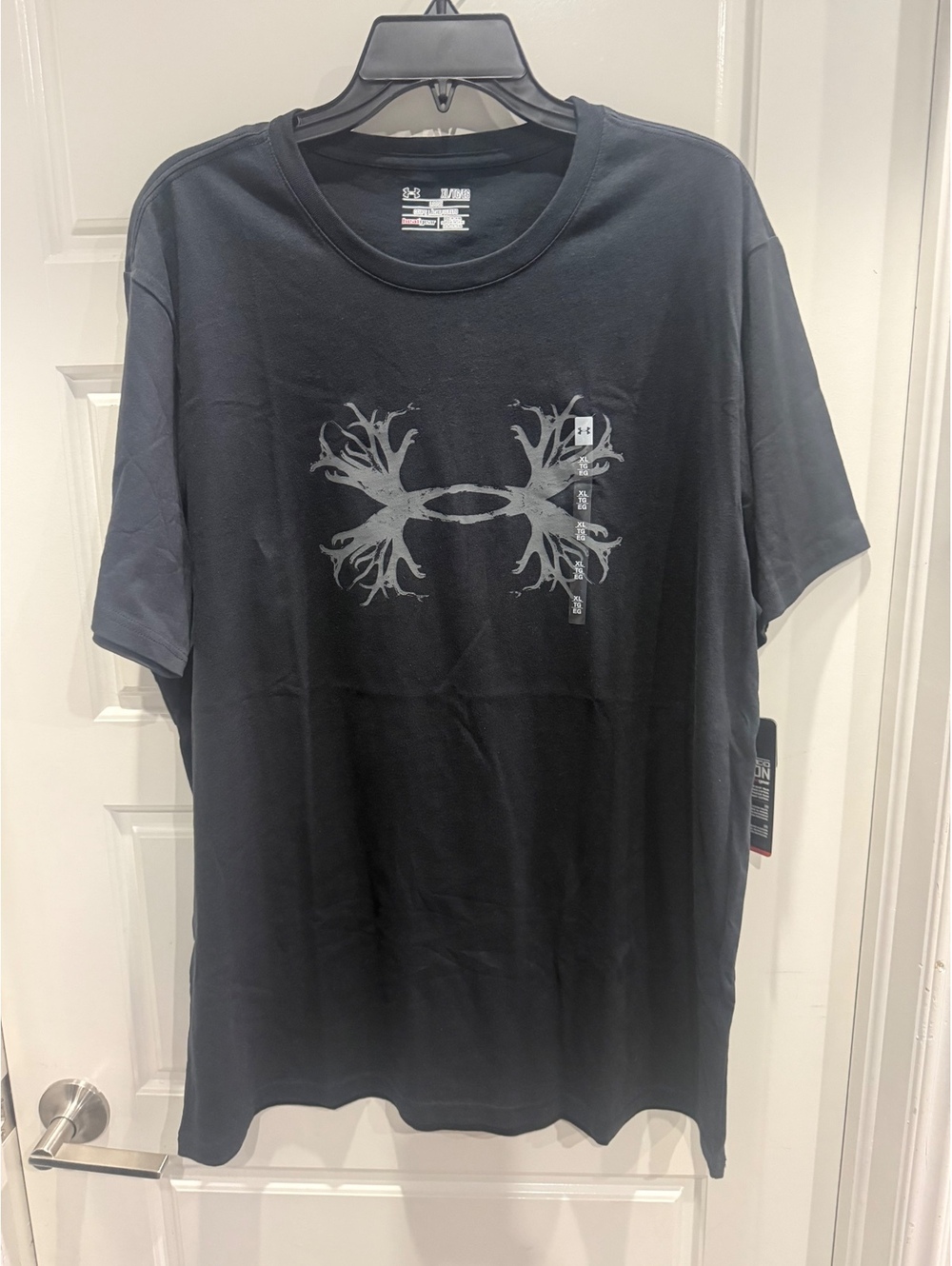 Under Armour Men's HeatGear Loose Fit Black Graphic T-Shirt XL